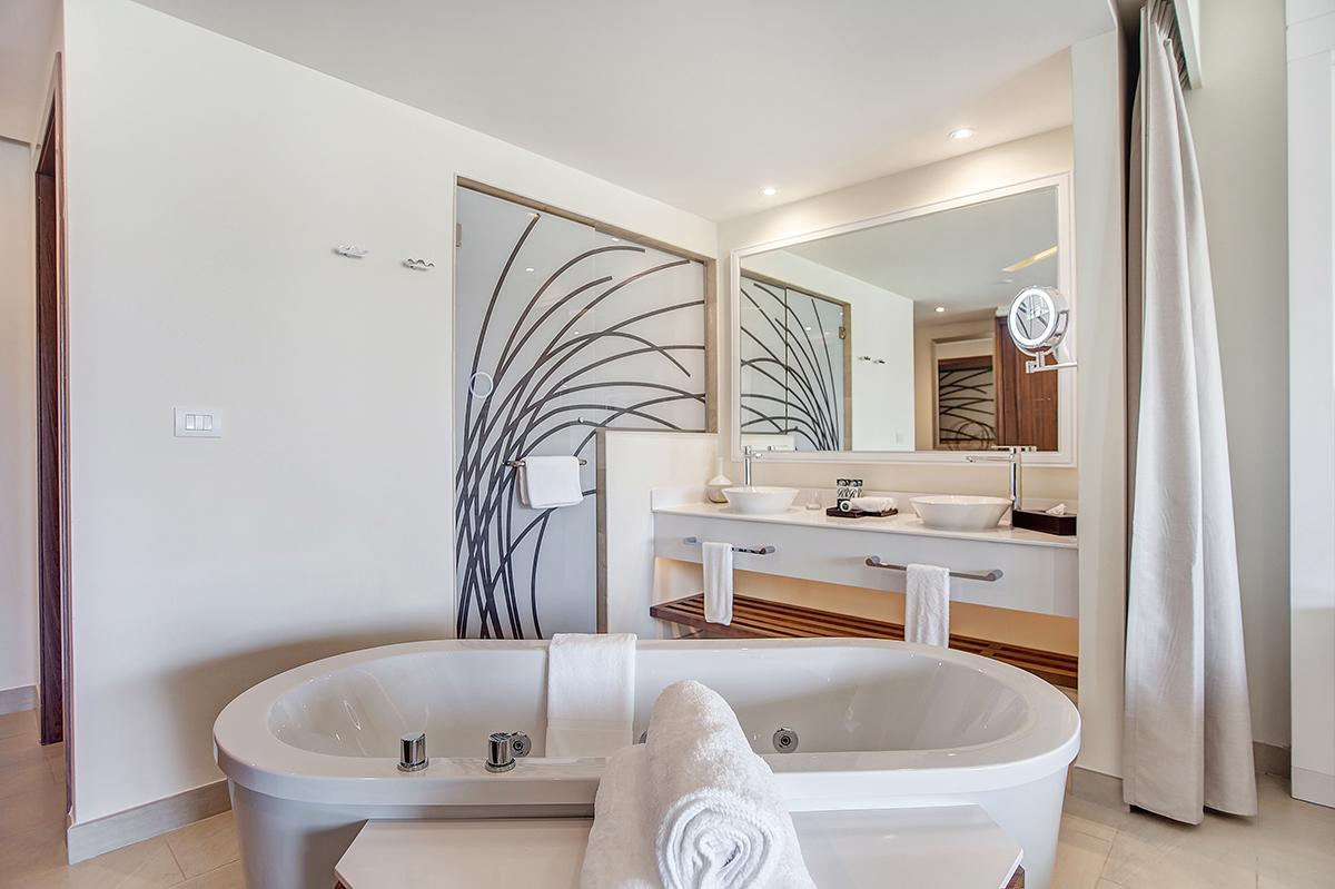 Junior Suite Bathroom