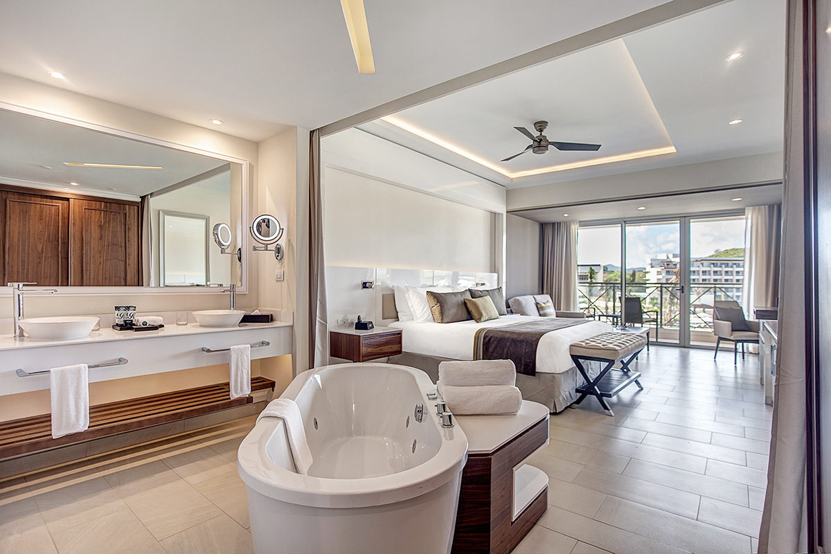 Luxury Junior Suite 3