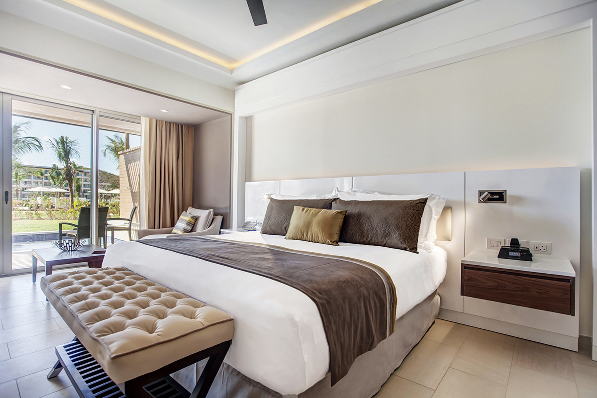 rsl_hideaway_luxury_junior_suite_swim_out-4-6257128cc87b4
